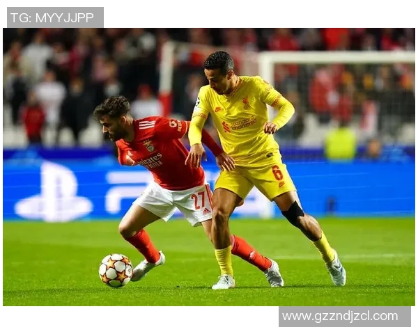 国王杯惊现冷门本菲卡与利物浦激战成平局红牌事件引发全场热议