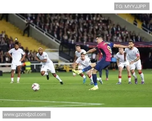 意甲激战：里昂大胜巴萨引发争议判罚全场沸腾