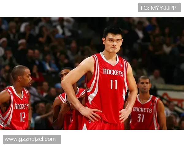 姚明与球迷的精彩互动瞬间图文分享，感受篮球巨星的魅力与温暖