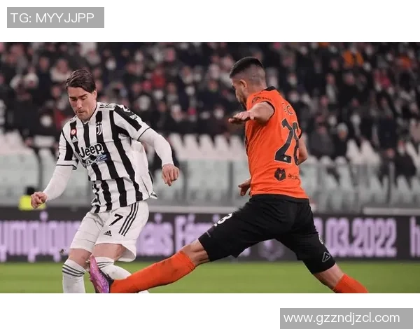 意甲焦点战巴萨3-0尤文图斯争议判罚引发全场热议与绝杀瞬间