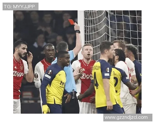 欧联杯激战多特蒙德逆转拜仁引发争议判罚全场沸腾
