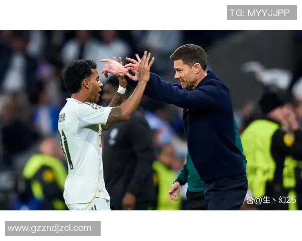 里昂主场逆转皇马上演帽子戏法精彩瞬间引发全场狂欢