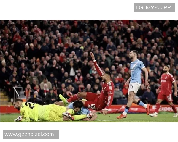 西甲激战曼城险胜里昂绝杀时刻引发争议判罚全场沸腾 西甲激战曼城险胜里昂绝杀时刻引发争议判罚全场沸腾